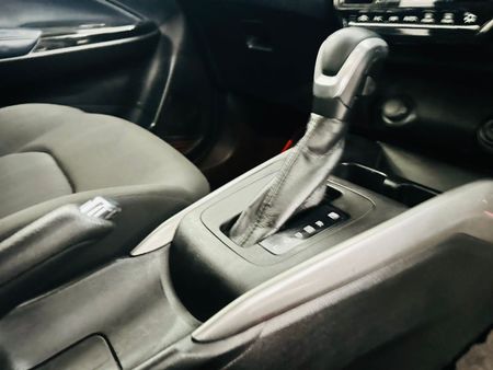 2022-Toyota-Starlet-15-XR-Auto_7