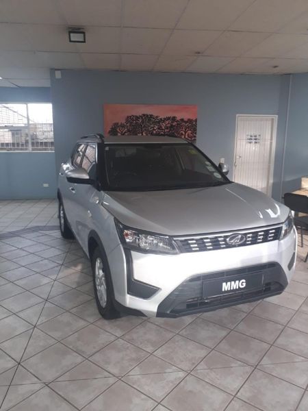 2022-Mahindra-XUV-300-15D-W6_0