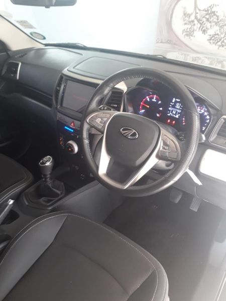 2022-Mahindra-XUV-300-15D-W6_9
