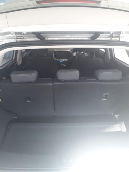 2022-Mahindra-XUV-300-15D-W6_7
