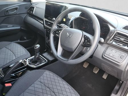 2026-Mahindra-XUV-3XO-12T-MX3_12