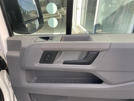 2026-Volkswagen-Crafter-35-20TDI-LWB-130kW-4mot-Auto-Panel-Van_12