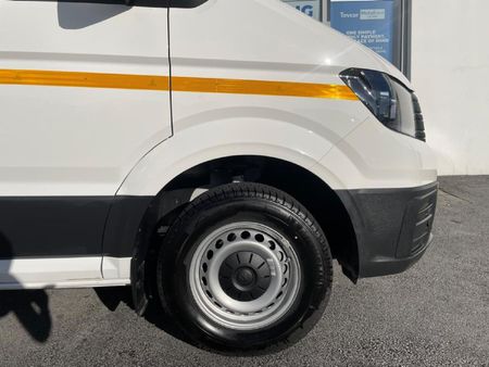 2026-Volkswagen-Crafter-35-20TDI-LWB-130kW-4mot-Auto-Panel-Van_3