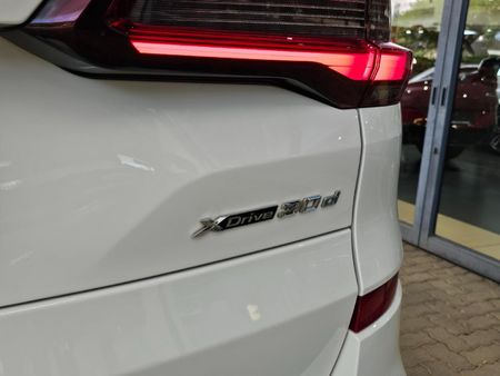 2022-BMW-X5-xDrive30d-M-Sport_5