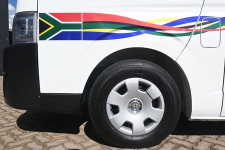 2021-Toyota-Quantum-25-D-4D-Sesfikile-16-seat_11