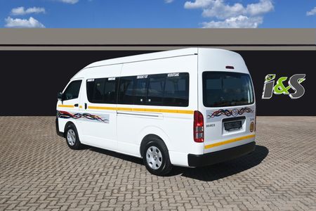 2021-Toyota-Quantum-25-D-4D-Sesfikile-16-seat_1