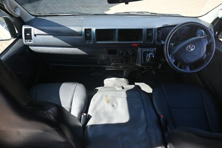 2021-Toyota-Quantum-25-D-4D-Sesfikile-16-seat_5