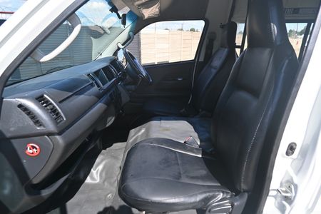 2021-Toyota-Quantum-25-D-4D-Sesfikile-16-seat_7