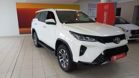 2025-Toyota-Fortuner-28-GD-6-RB-Auto_0