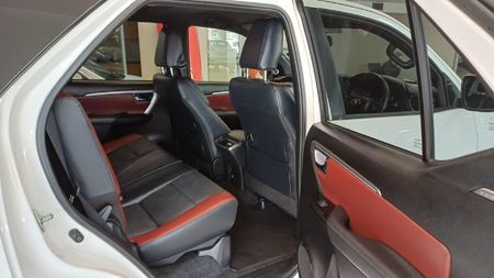 2025-Toyota-Fortuner-28-GD-6-RB-Auto_7