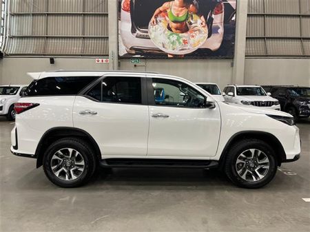 2025-Toyota-Fortuner-24-GD-6-4x4-Auto_1