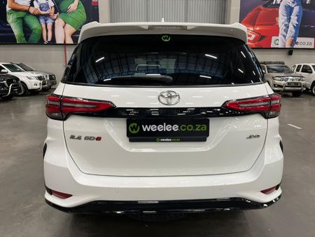 2025-Toyota-Fortuner-24-GD-6-4x4-Auto_3