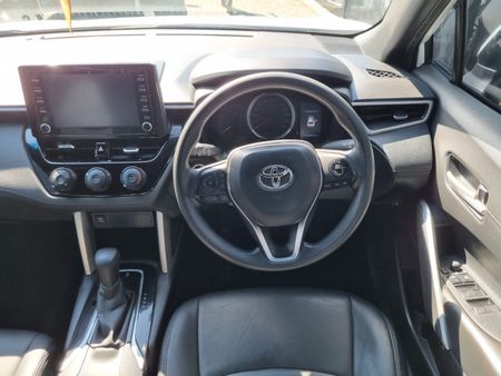 2023-Toyota-Corolla-Cross-18-XS_4