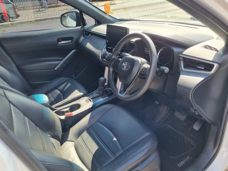 2023-Toyota-Corolla-Cross-18-XS_5