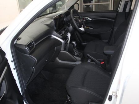 2024-Toyota-Urban-Cruiser-15-XR-Auto_5