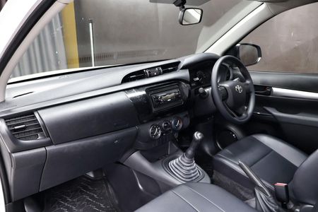 2026-Toyota-Hilux-24-GD-6-Raised-Body-Raider-Single-Cab_9