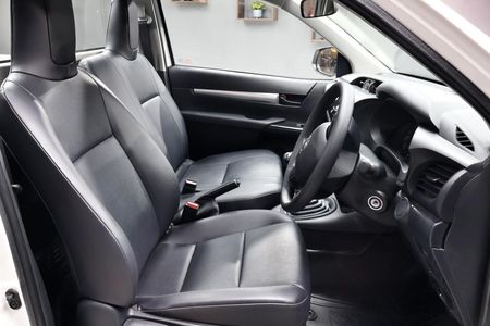 2026-Toyota-Hilux-24-GD-6-Raised-Body-Raider-Single-Cab_11