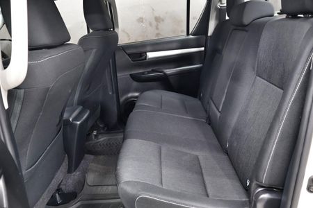 2023-Toyota-Hilux-24-GD-6-Raider-4x4-Double-Cab_21