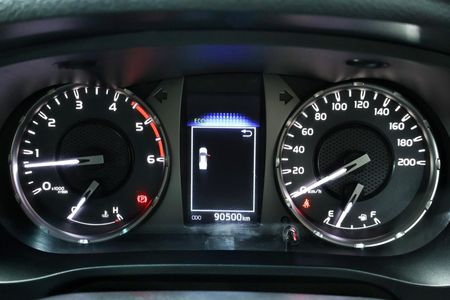 2023-Toyota-Hilux-24-GD-6-Raider-4x4-Double-Cab_23