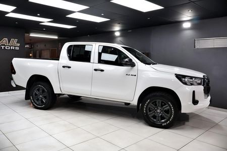 2023-Toyota-Hilux-24-GD-6-Raider-4x4-Double-Cab_25
