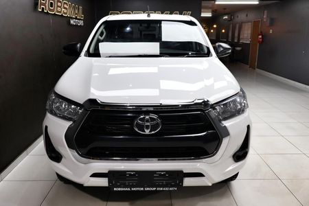 2023-Toyota-Hilux-24-GD-6-Raider-4x4-Double-Cab_2