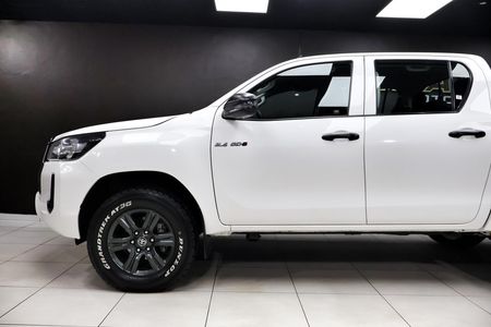 2023-Toyota-Hilux-24-GD-6-Raider-4x4-Double-Cab_3