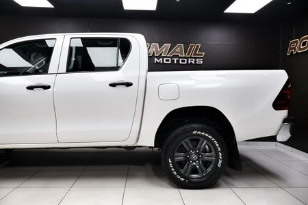 2023-Toyota-Hilux-24-GD-6-Raider-4x4-Double-Cab_4