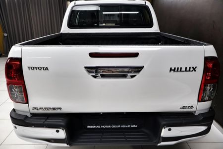 2023-Toyota-Hilux-24-GD-6-Raider-4x4-Double-Cab_6