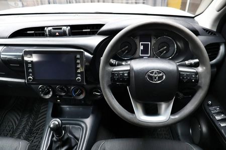 2023-Toyota-Hilux-24-GD-6-Raider-4x4-Double-Cab_7