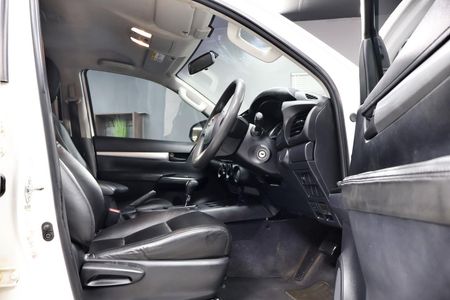2019-Toyota-Hilux-24-GD-6-Raised-Body-SRX-Auto-Double-Cab_11