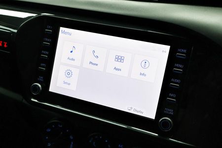 2019-Toyota-Hilux-24-GD-6-Raised-Body-SRX-Auto-Double-Cab_16