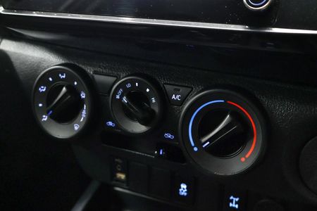 2019-Toyota-Hilux-24-GD-6-Raised-Body-SRX-Auto-Double-Cab_18