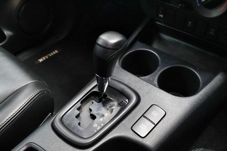 2019-Toyota-Hilux-24-GD-6-Raised-Body-SRX-Auto-Double-Cab_19