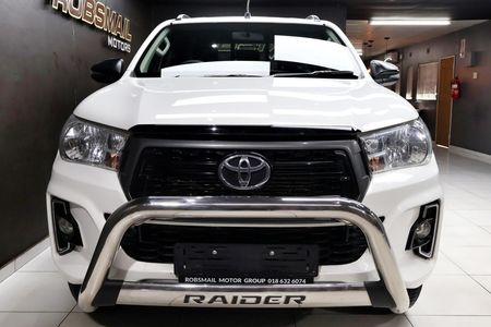 2019-Toyota-Hilux-24-GD-6-Raised-Body-SRX-Auto-Double-Cab_24
