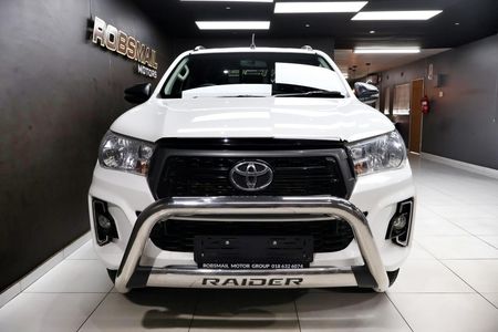 2019-Toyota-Hilux-24-GD-6-Raised-Body-SRX-Auto-Double-Cab_25