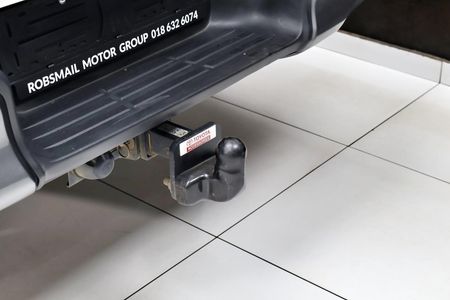 2019-Toyota-Hilux-24-GD-6-Raised-Body-SRX-Auto-Double-Cab_27