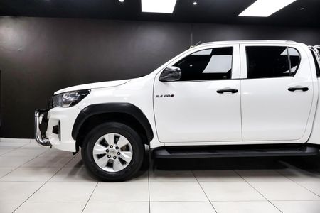 2019-Toyota-Hilux-24-GD-6-Raised-Body-SRX-Auto-Double-Cab_3
