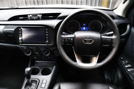 2019-Toyota-Hilux-24-GD-6-Raised-Body-SRX-Auto-Double-Cab_8