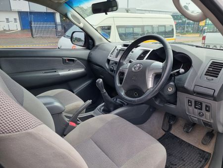 2012-Toyota-Hilux-30-D-4D-Raider-Raised-Body-Double-Cab_3