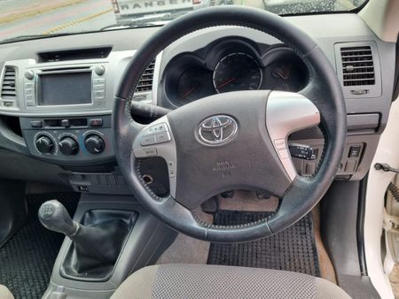 2012-Toyota-Hilux-30-D-4D-Raider-Raised-Body-Double-Cab_4