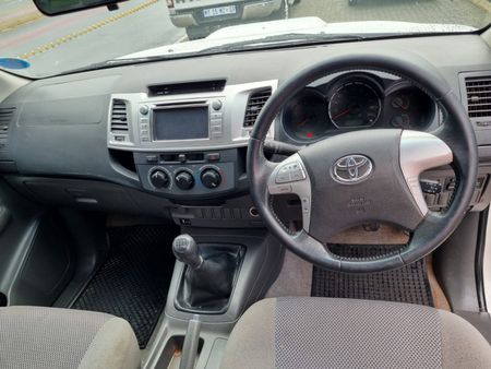 2012-Toyota-Hilux-30-D-4D-Raider-Raised-Body-Double-Cab_5