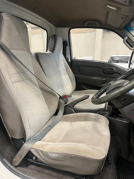 2019-Hyundai-H100-Bakkie-26D-Dropside_12