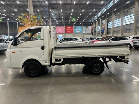 2019-Hyundai-H100-Bakkie-26D-Dropside_3