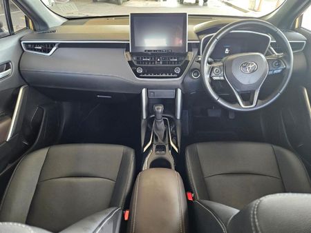 2026-Toyota-Corolla-Cross-18-XS_6