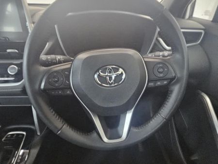 2025-Toyota-Corolla-Cross-18-XS-Hybrid_5