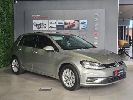 2020-Volkswagen-Golf-VII-14-TSI-Comfortline-Auto_0