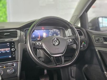 2020-Volkswagen-Golf-VII-14-TSI-Comfortline-Auto_9