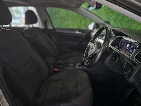 2020-Volkswagen-Golf-VII-14-TSI-Comfortline-Auto_14