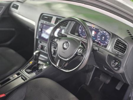 2020-Volkswagen-Golf-VII-14-TSI-Comfortline-Auto_8