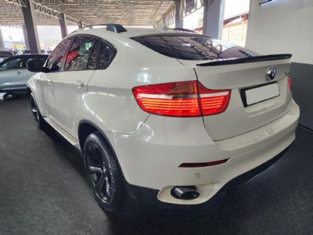 2011-BMW-X6-xDrive35i_6